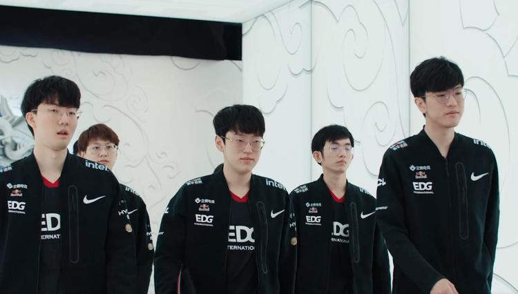 在她看来 在她看来